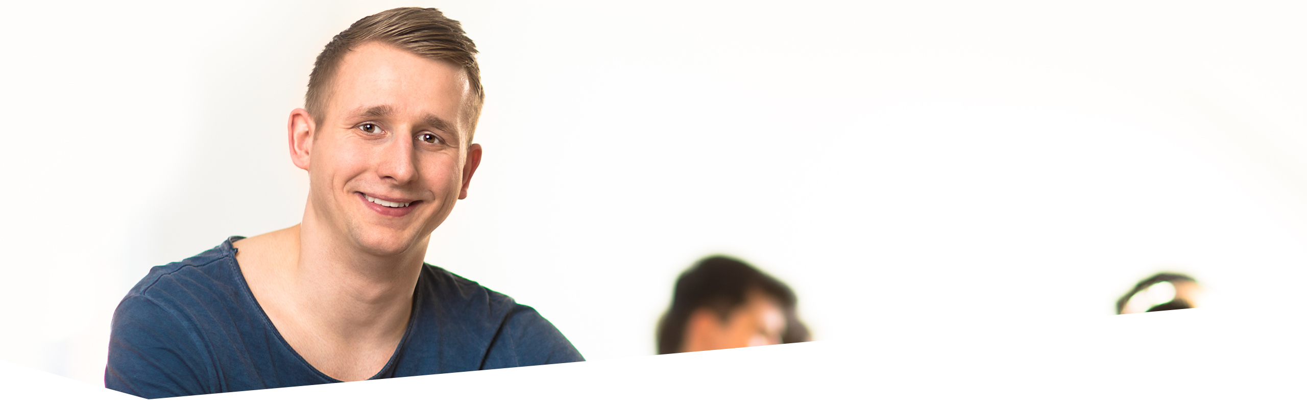 Gesicht von Schüler, der Betrachter anlächelt