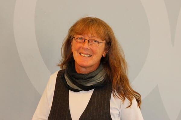 Porträtaufnahme von Silke Iden, Leiterin des Schulsekretariats