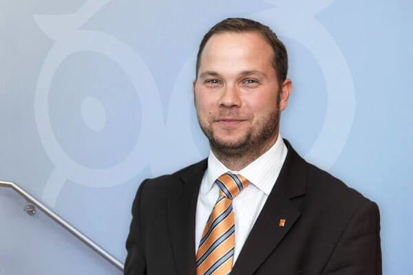 Porträtfoto von Matthias Limbach, Leiter der Dr. Buhmann Akademie und Geschäftsführer