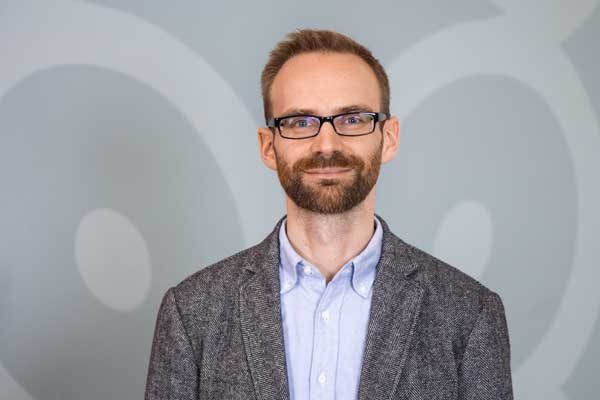 Porträtaufnahme von Mark Zdarsky, Schulzweigkoordinator Informatik